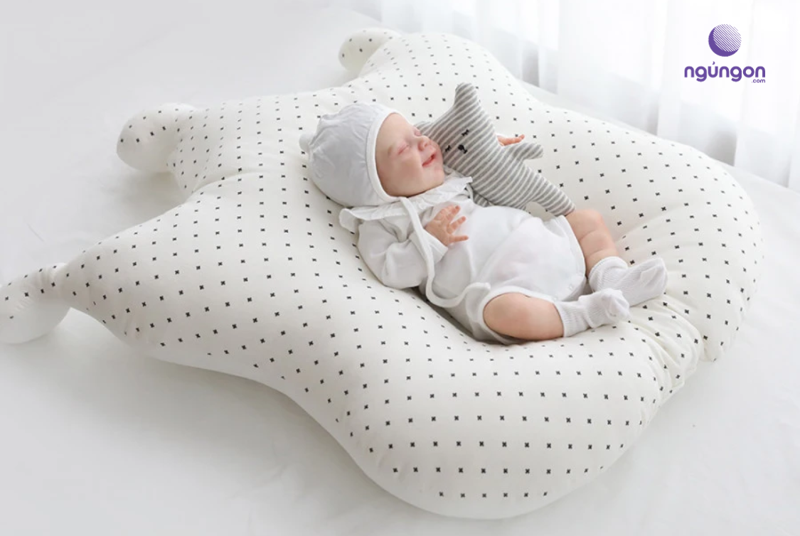 Có nên sử dụng nệm chống trào ngược dành cho bé