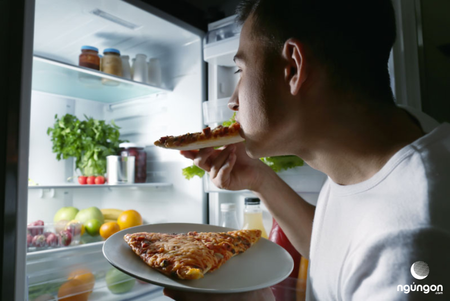 Ăn đêm có tốt không? Làm sao để hạn chế ăn đêm